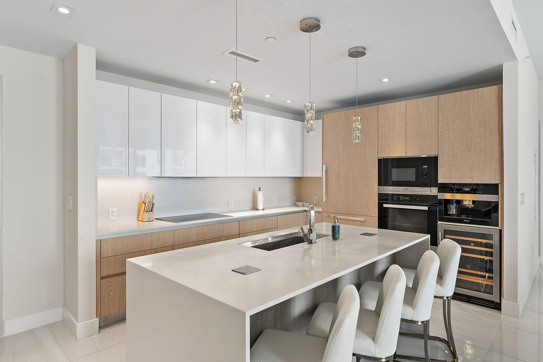 For Rent: $15,000 (2 beds, 2 baths, 1600 Square Feet)