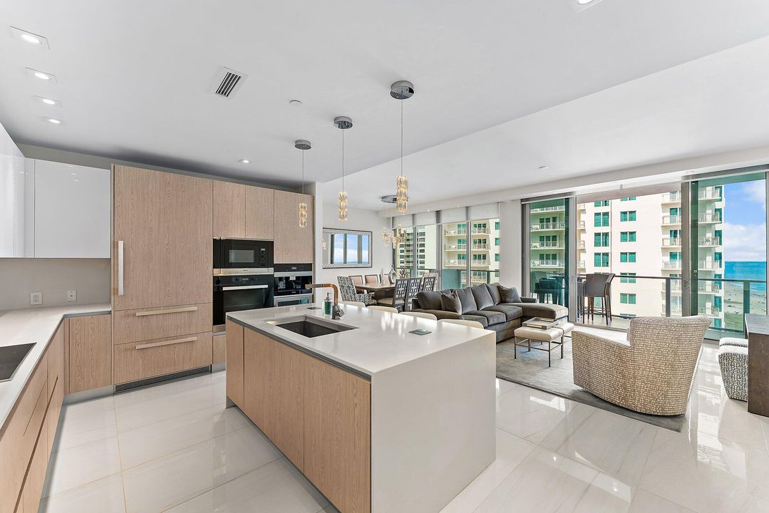 For Rent: $15,000 (2 beds, 2 baths, 1600 Square Feet)