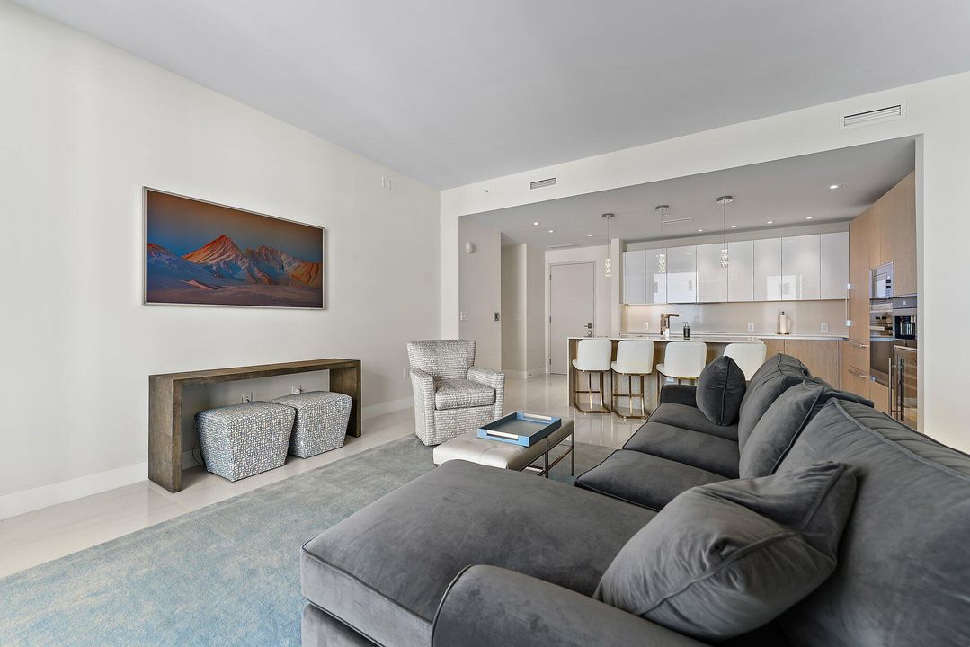 For Rent: $15,000 (2 beds, 2 baths, 1600 Square Feet)