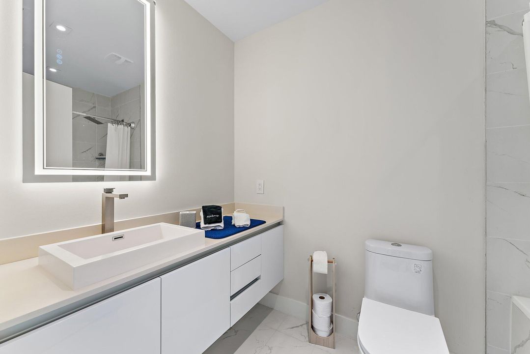 For Rent: $15,000 (2 beds, 2 baths, 1600 Square Feet)