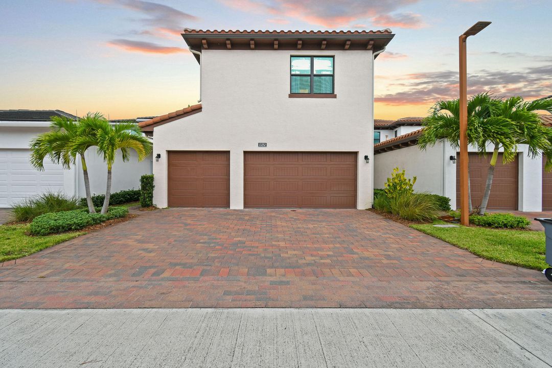 For Sale: $1,799,000 (4 beds, 3 baths, 3849 Square Feet)