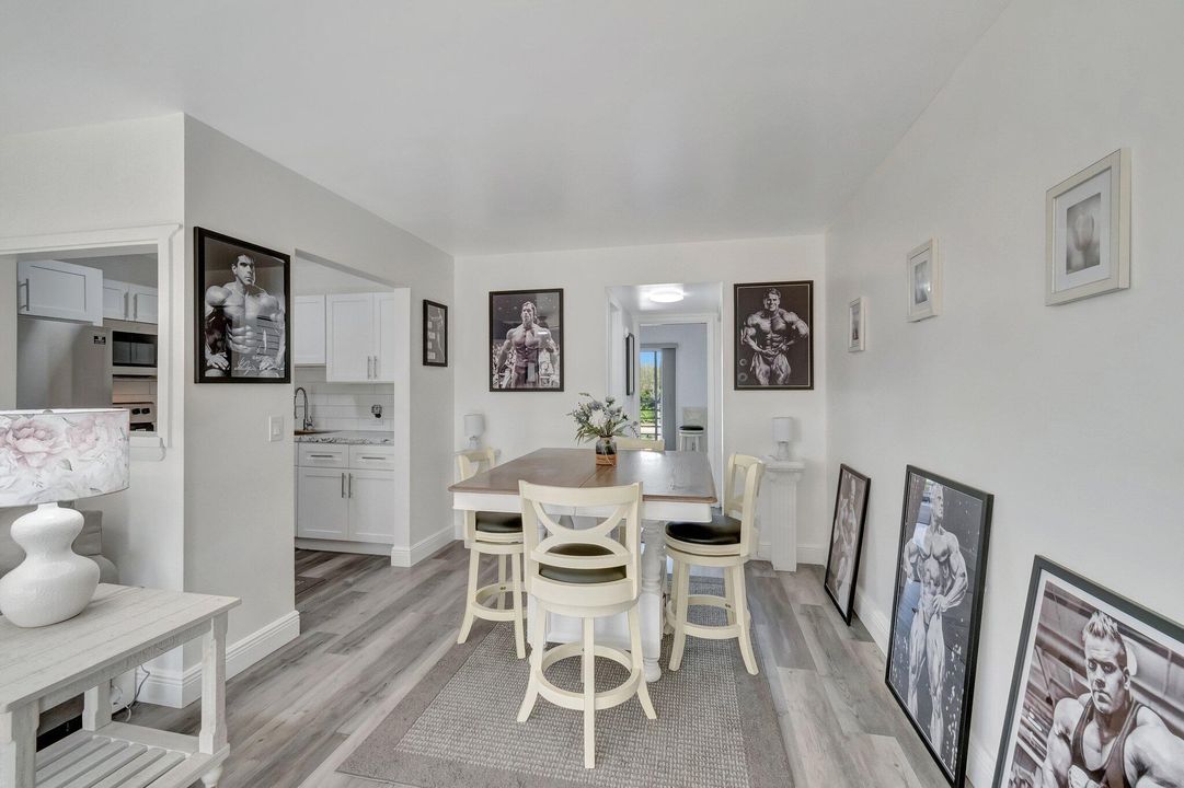 待售: $115,000 (1 贝兹, 1 浴室, 720 平方英尺)