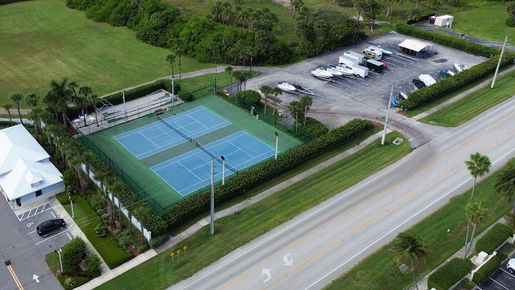 На продажу: $825,000 (3 спален, 2 ванн, 1544 Квадратных фут)