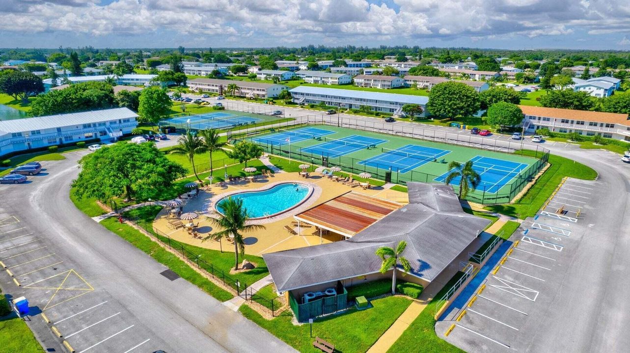 Activo con contrato: $97,000 (2 camas, 1 baños, 819 Pies cuadrados)