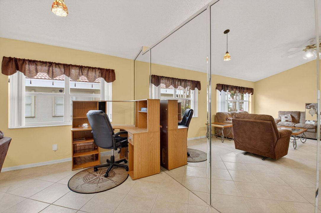 For Sale: $418,000 (2 beds, 2 baths, 1727 Square Feet)