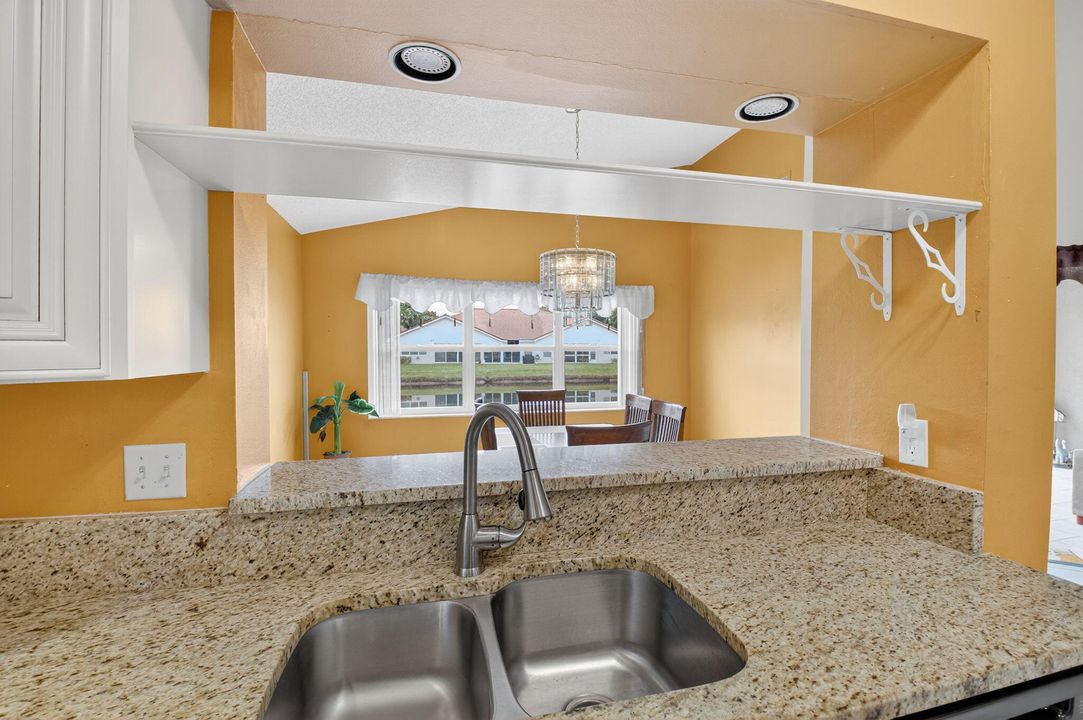 For Sale: $418,000 (2 beds, 2 baths, 1727 Square Feet)