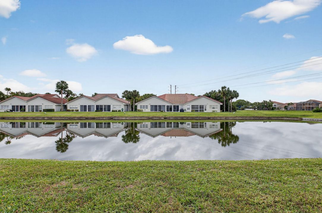 For Sale: $418,000 (2 beds, 2 baths, 1727 Square Feet)