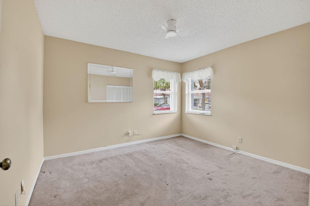 For Sale: $418,000 (2 beds, 2 baths, 1727 Square Feet)