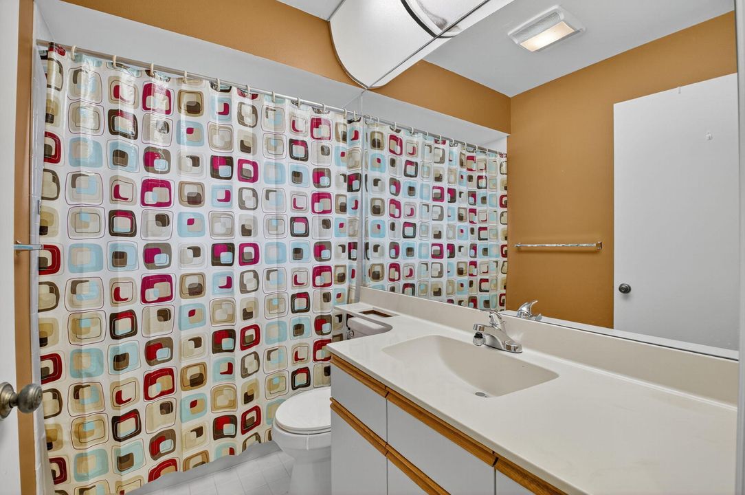 For Sale: $418,000 (2 beds, 2 baths, 1727 Square Feet)