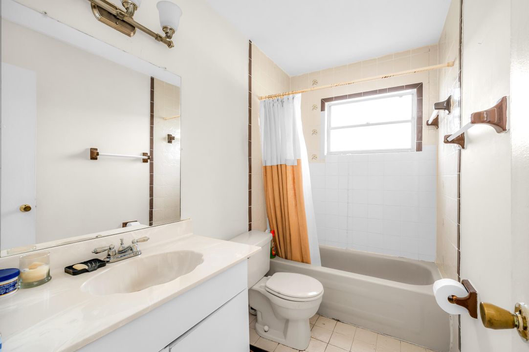 For Sale: $399,000 (3 beds, 2 baths, 1290 Square Feet)