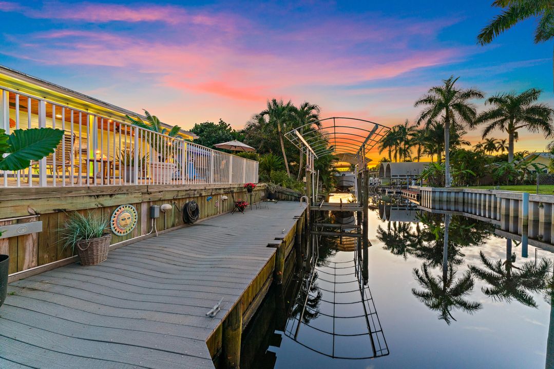 For Sale: $940,000 (4 beds, 2 baths, 1960 Square Feet)