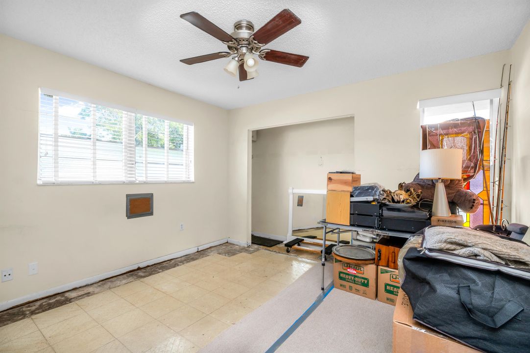 For Sale: $399,000 (3 beds, 2 baths, 1290 Square Feet)