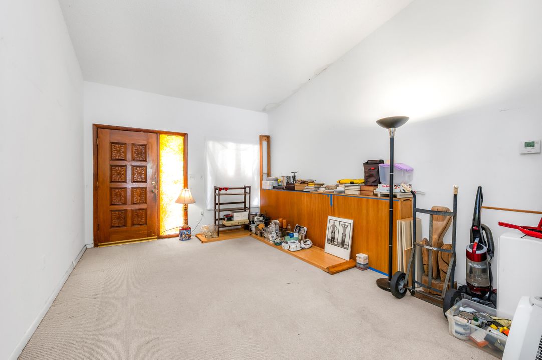 For Sale: $399,000 (3 beds, 2 baths, 1290 Square Feet)