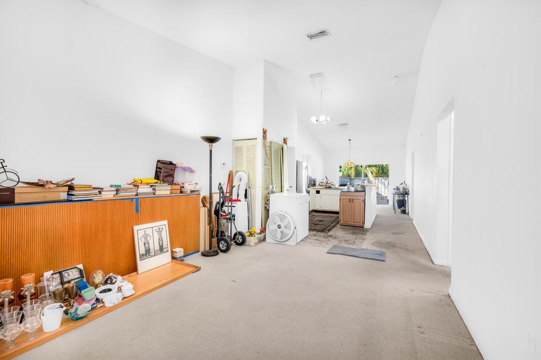 For Sale: $399,000 (3 beds, 2 baths, 1290 Square Feet)