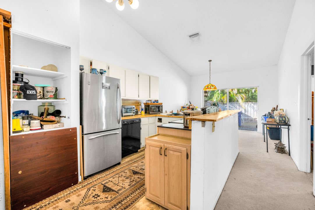 For Sale: $399,000 (3 beds, 2 baths, 1290 Square Feet)