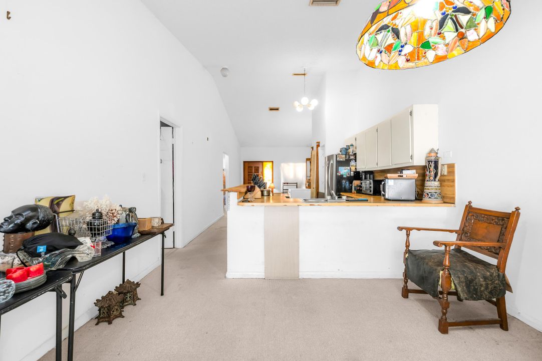 For Sale: $399,000 (3 beds, 2 baths, 1290 Square Feet)