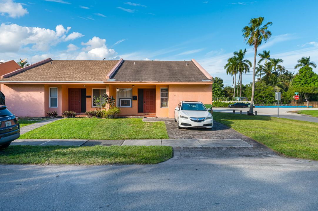 For Sale: $399,000 (3 beds, 2 baths, 1290 Square Feet)