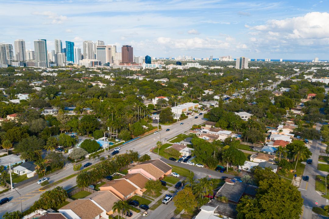 For Sale: $399,000 (3 beds, 2 baths, 1290 Square Feet)