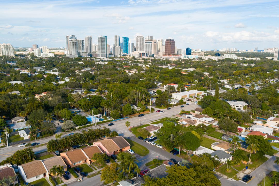 For Sale: $399,000 (3 beds, 2 baths, 1290 Square Feet)