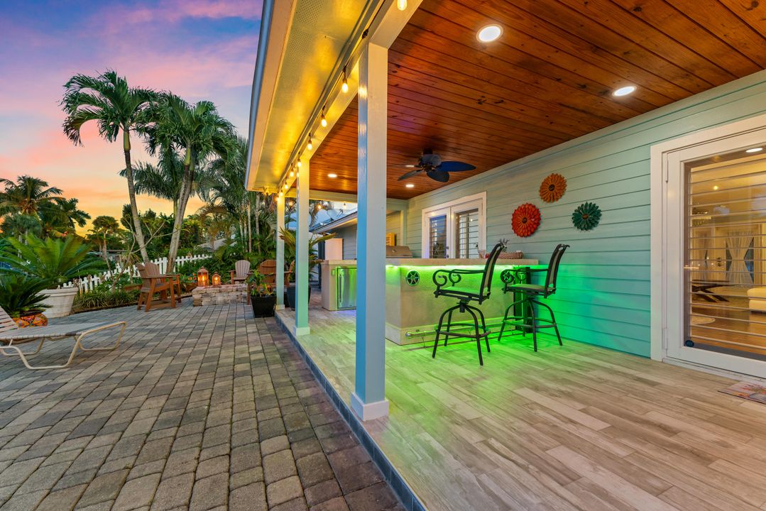 For Sale: $940,000 (4 beds, 2 baths, 1960 Square Feet)