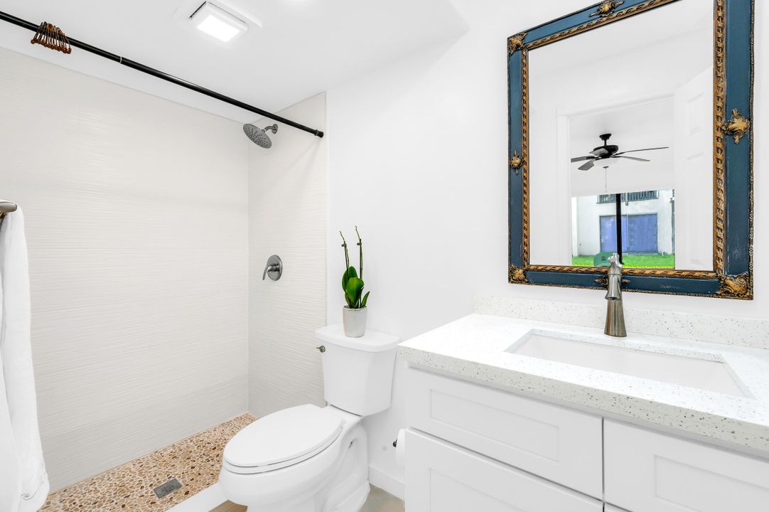 合同活跃: $2,000 (2 贝兹, 2 浴室, 1019 平方英尺)