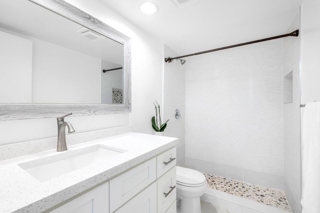 合同活跃: $2,000 (2 贝兹, 2 浴室, 1019 平方英尺)