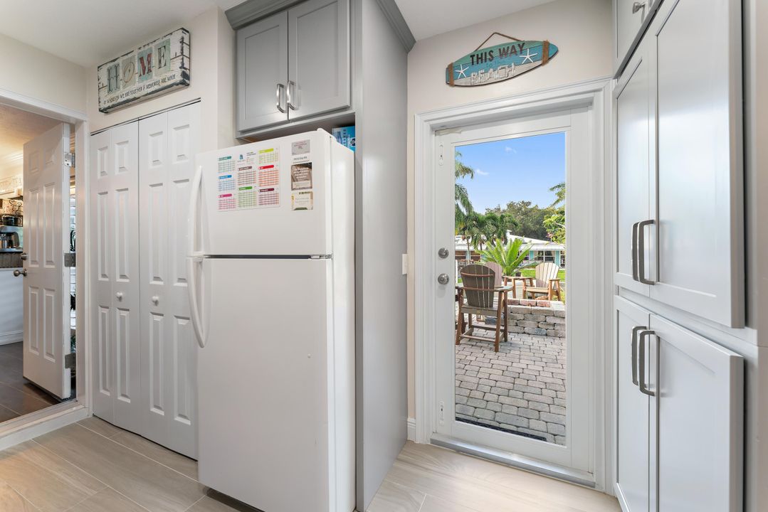 For Sale: $940,000 (4 beds, 2 baths, 1960 Square Feet)