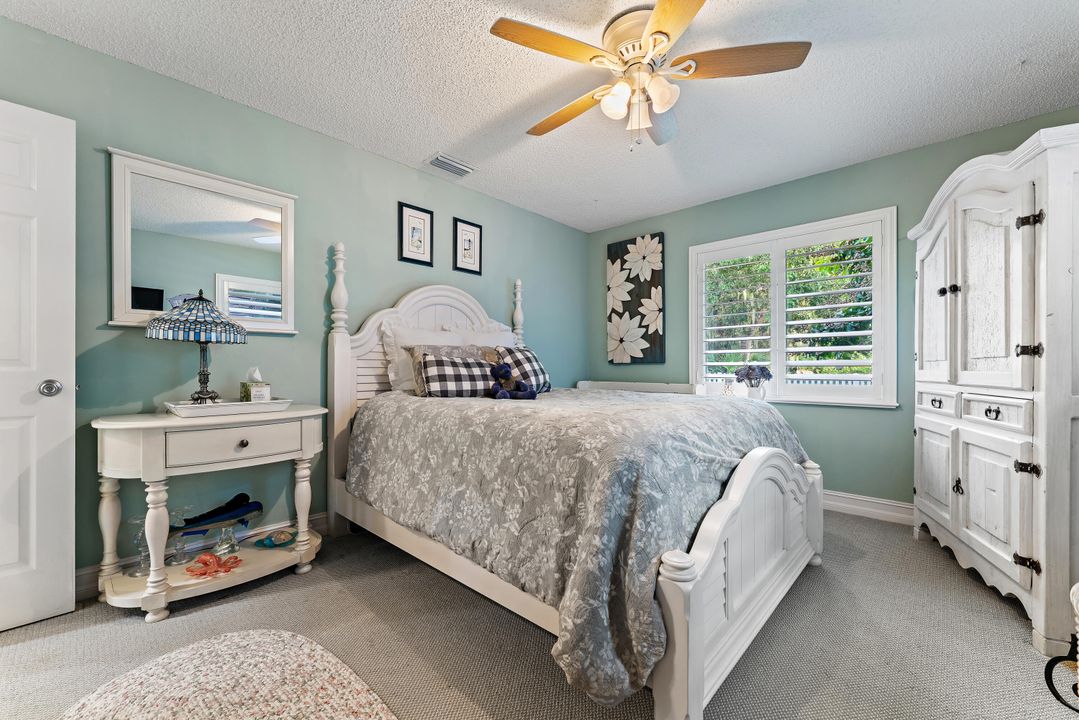 For Sale: $940,000 (4 beds, 2 baths, 1960 Square Feet)