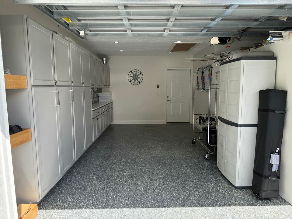 For Sale: $940,000 (4 beds, 2 baths, 1960 Square Feet)