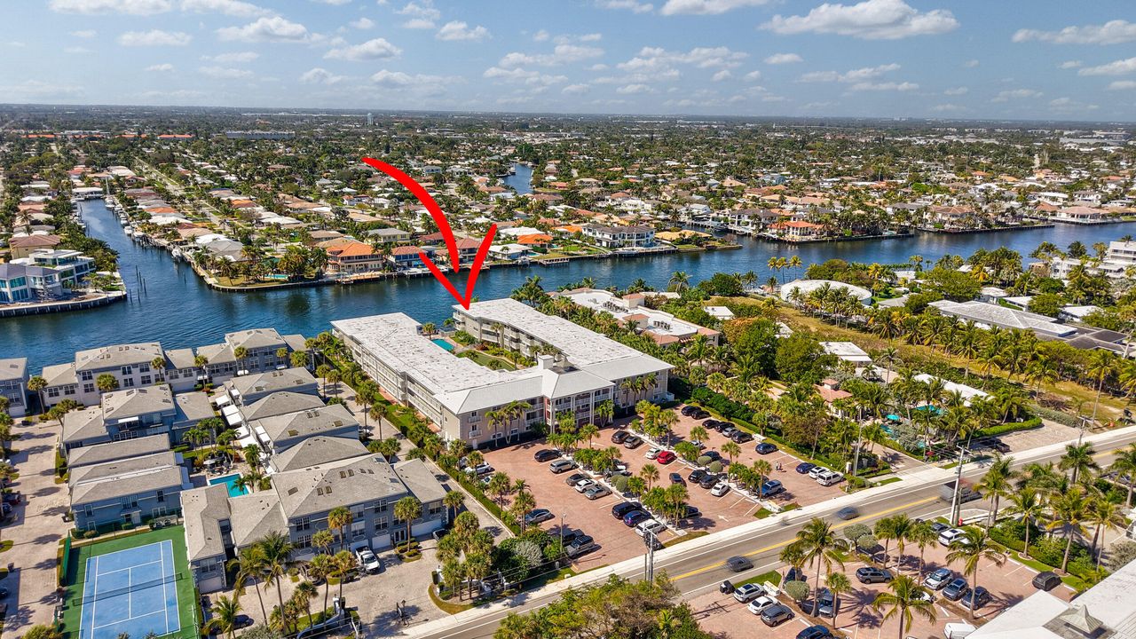 На продажу: $595,000 (2 спален, 2 ванн, 1070 Квадратных фут)