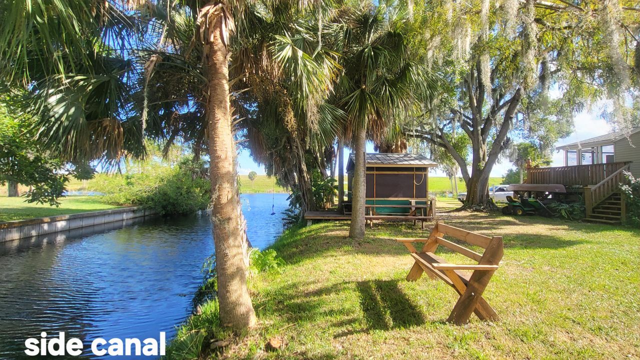 For Sale: $274,500 (2 beds, 2 baths, 1080 Square Feet)