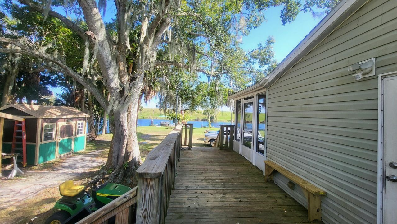 For Sale: $274,500 (2 beds, 2 baths, 1080 Square Feet)