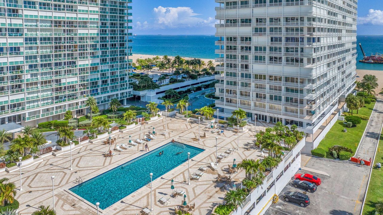 Active With Contract: $1,100,000 (2 beds, 2 baths, 2170 Square Feet)