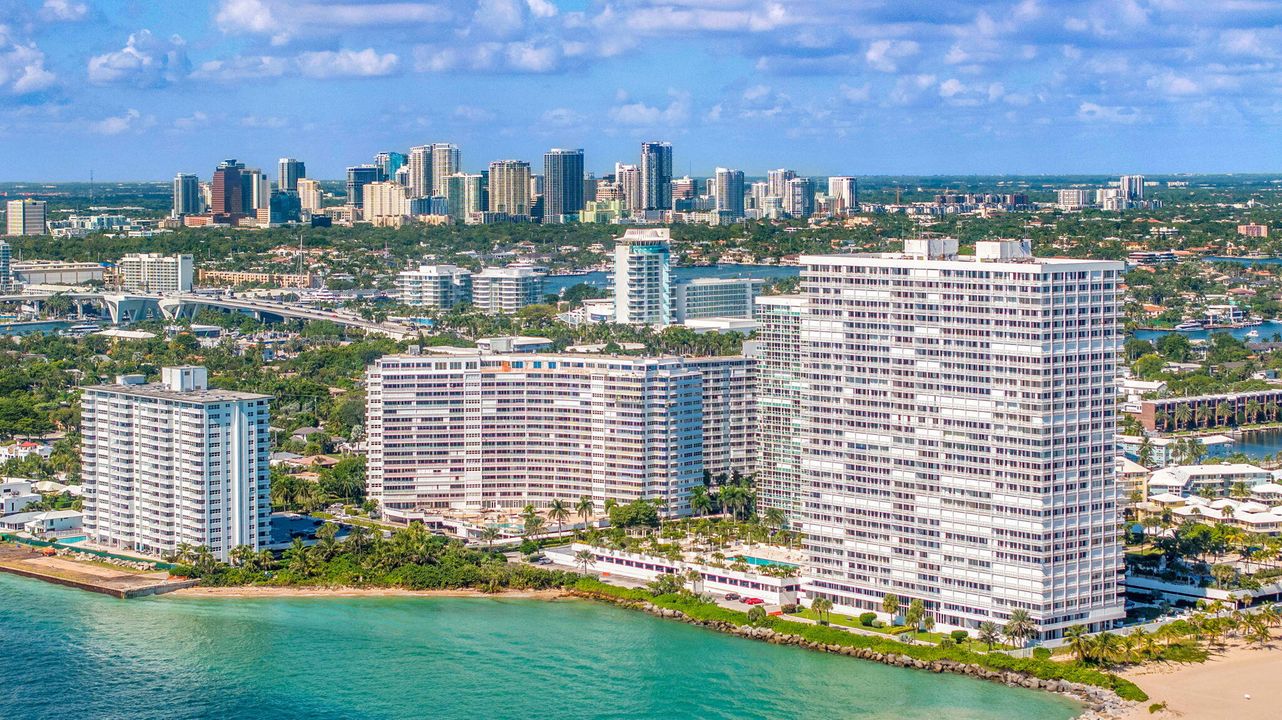 Active With Contract: $1,100,000 (2 beds, 2 baths, 2170 Square Feet)