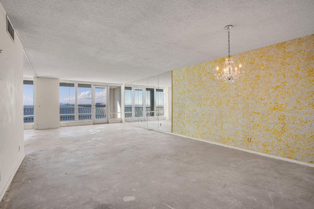 Active With Contract: $1,100,000 (2 beds, 2 baths, 2170 Square Feet)