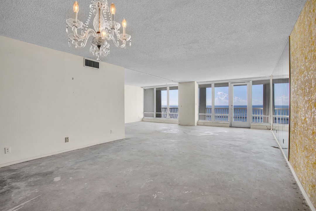 Active With Contract: $1,100,000 (2 beds, 2 baths, 2170 Square Feet)