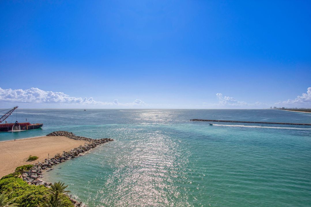 Active With Contract: $1,100,000 (2 beds, 2 baths, 2170 Square Feet)