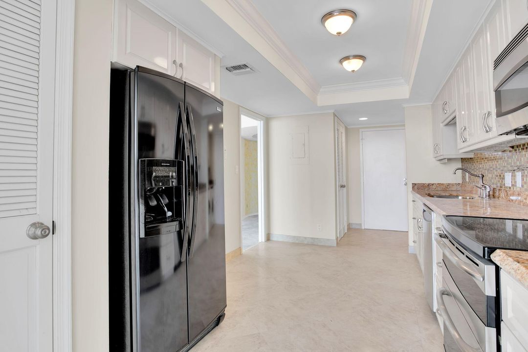 Active With Contract: $1,100,000 (2 beds, 2 baths, 2170 Square Feet)