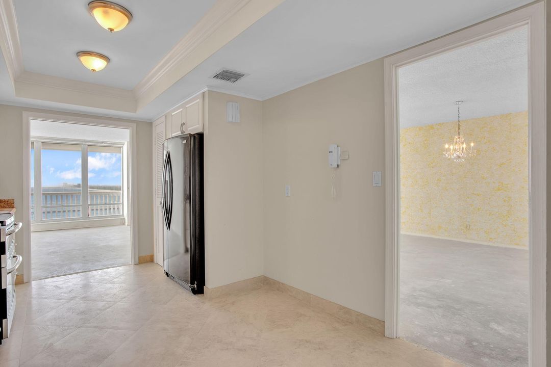 Active With Contract: $1,100,000 (2 beds, 2 baths, 2170 Square Feet)