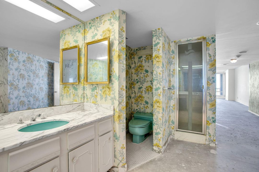 Active With Contract: $1,100,000 (2 beds, 2 baths, 2170 Square Feet)