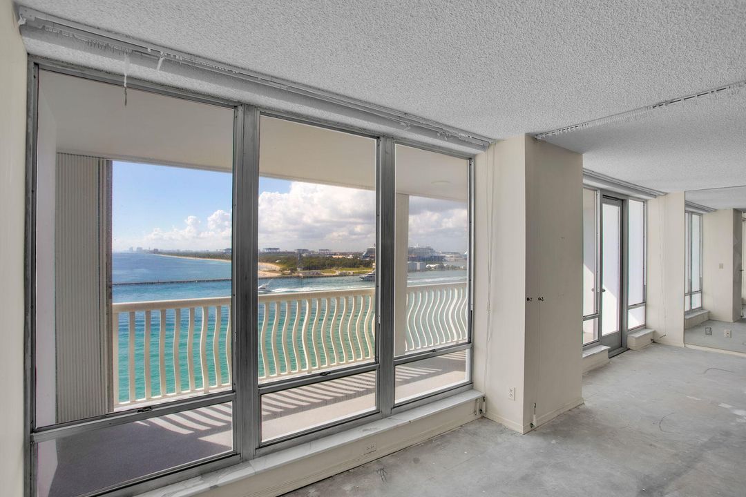 Active With Contract: $1,100,000 (2 beds, 2 baths, 2170 Square Feet)