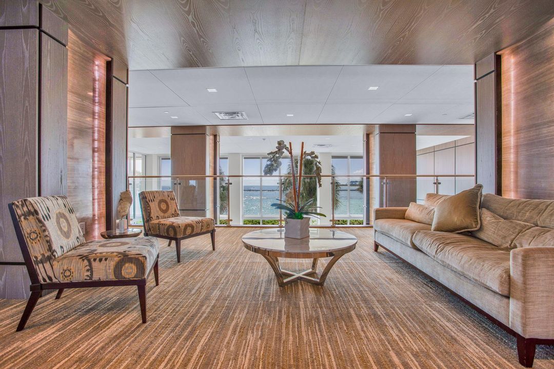 Active With Contract: $1,100,000 (2 beds, 2 baths, 2170 Square Feet)