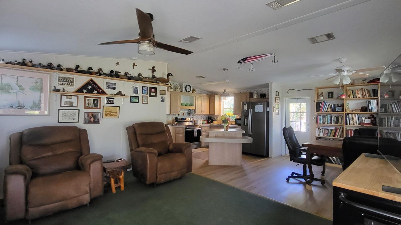 For Sale: $274,500 (2 beds, 2 baths, 1080 Square Feet)