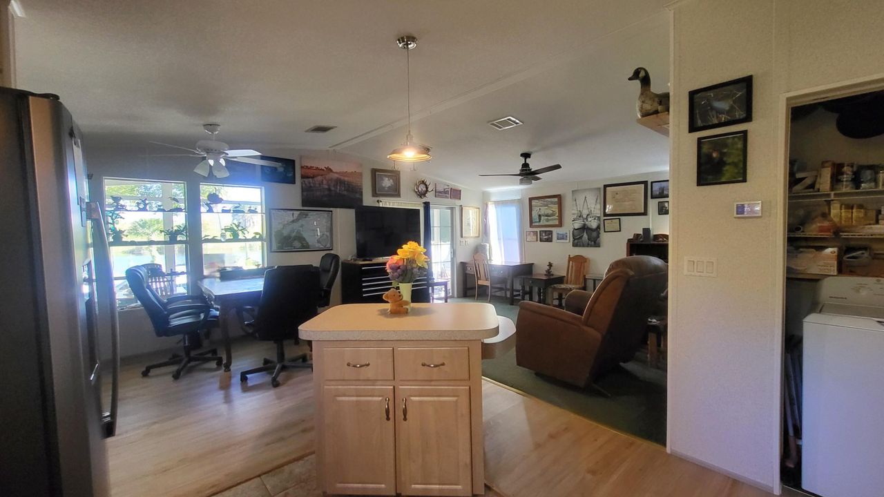 For Sale: $274,500 (2 beds, 2 baths, 1080 Square Feet)