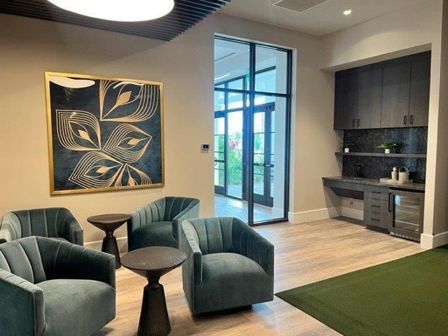 For Sale: $914,000 (3 beds, 2 baths, 2372 Square Feet)