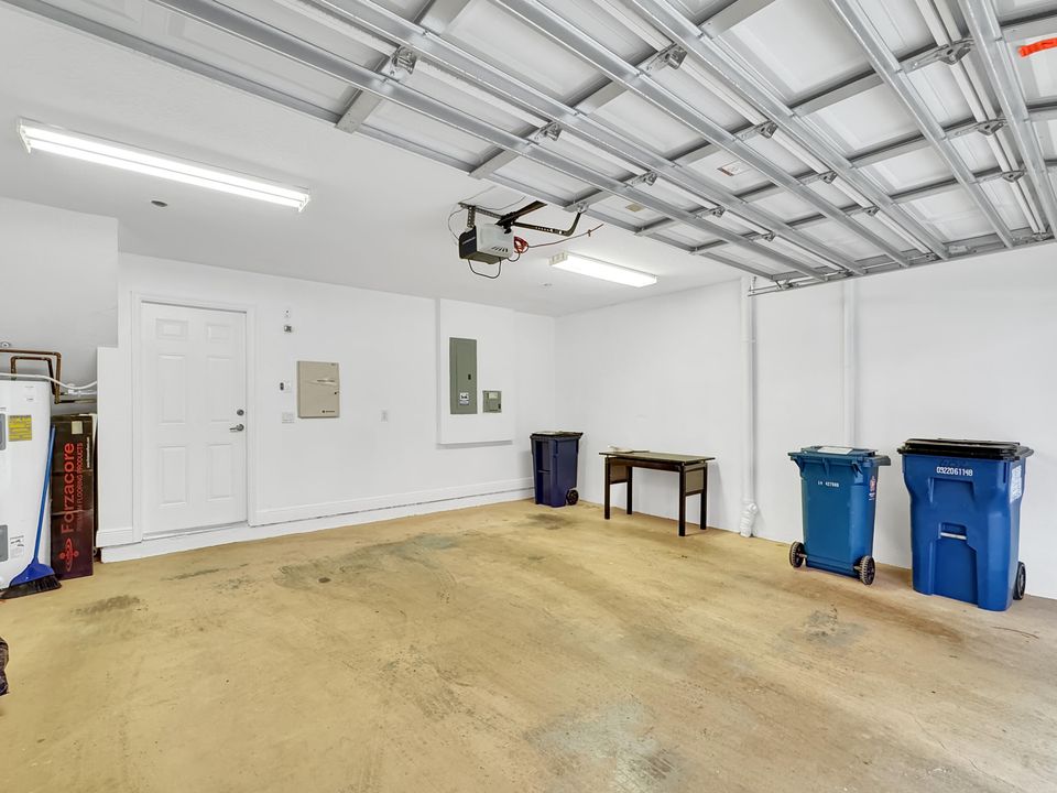 На продажу: $550,000 (3 спален, 3 ванн, 2430 Квадратных фут)