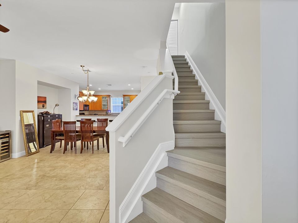 На продажу: $550,000 (3 спален, 3 ванн, 2430 Квадратных фут)