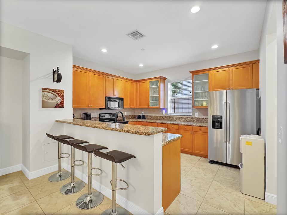 На продажу: $550,000 (3 спален, 3 ванн, 2430 Квадратных фут)