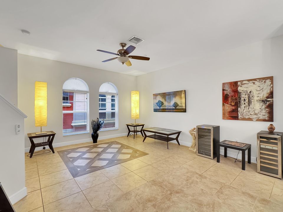 На продажу: $550,000 (3 спален, 3 ванн, 2430 Квадратных фут)