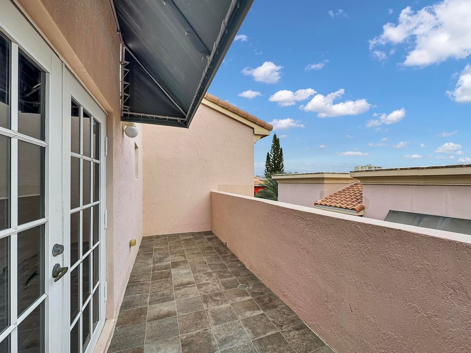 На продажу: $550,000 (3 спален, 3 ванн, 2430 Квадратных фут)